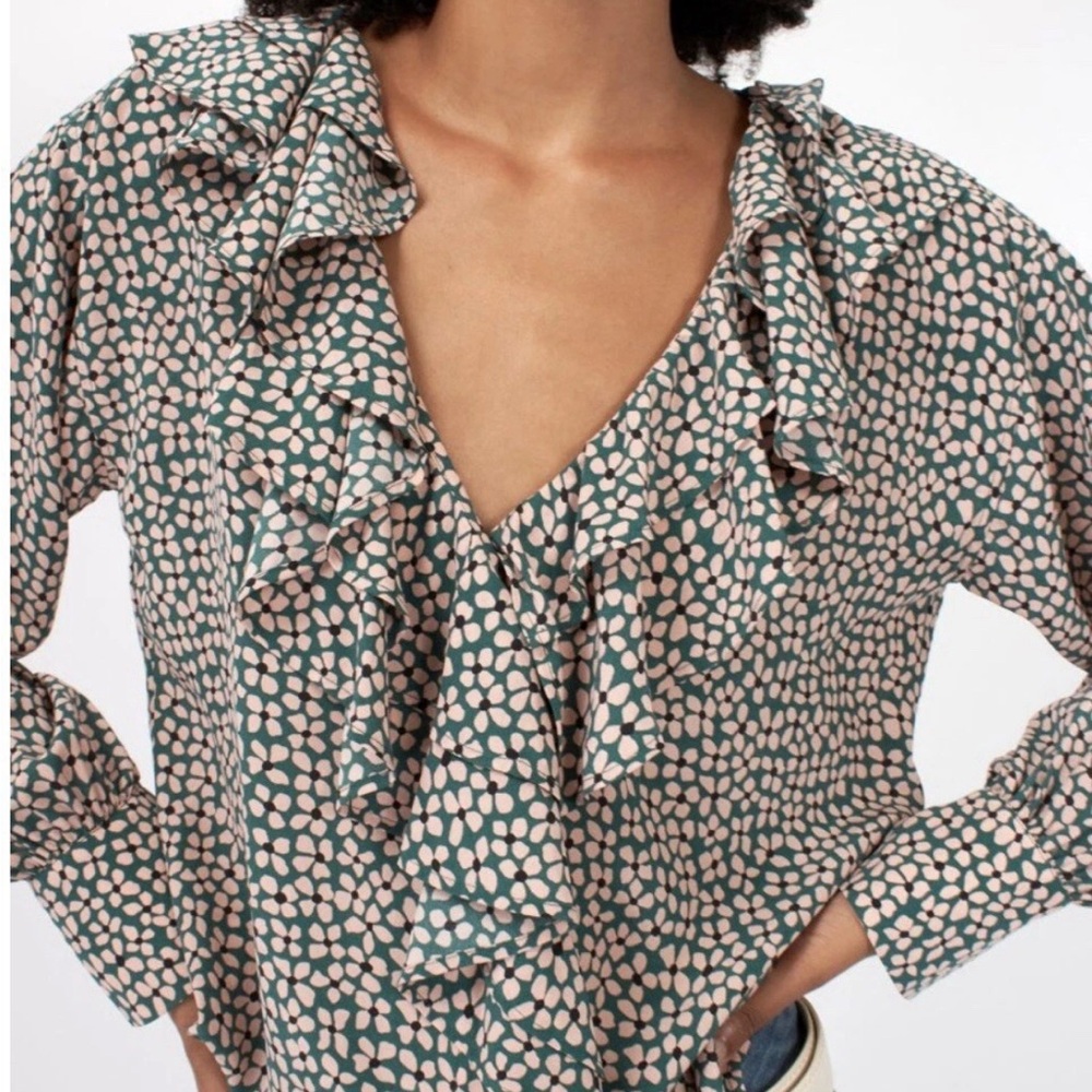 Equipment Antara Silk Green floral ruffle blouse - like new!